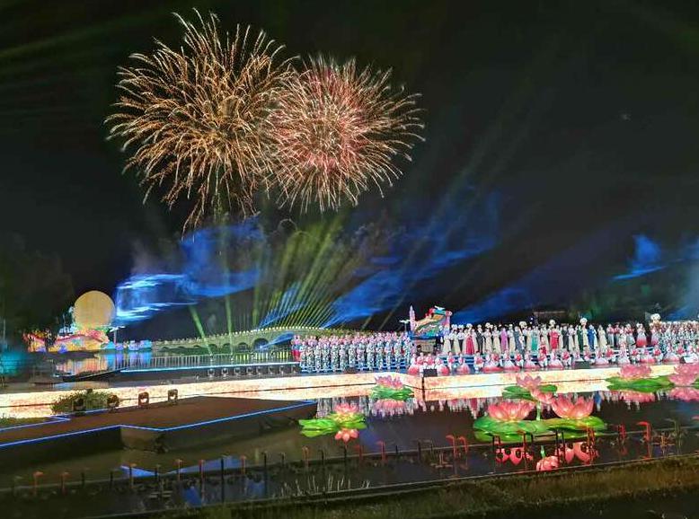 2021海峡两岸（昆山）中秋灯会启幕